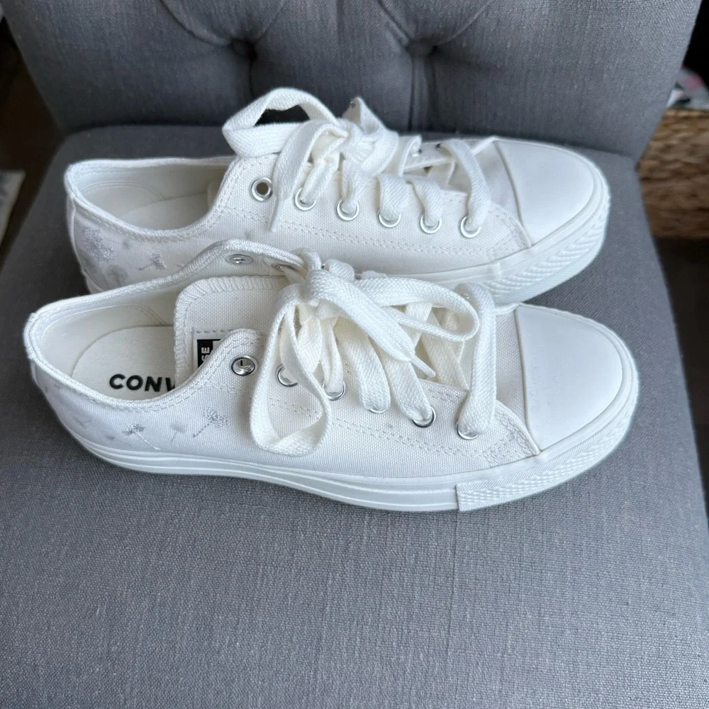 NEW Women’s Converse - Picture 9 of 9
